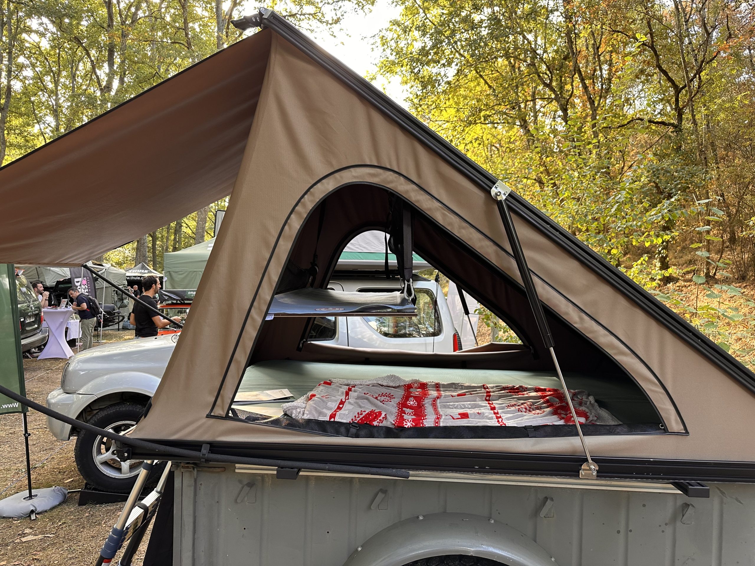 S'PA Lu - Tente de toit rigide avec barres - Rooftop Camp