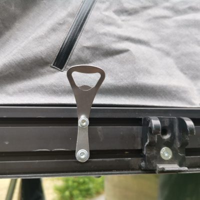 Décapsuleur coudé